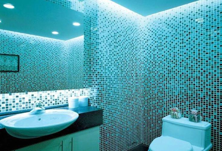 瓷砖和马赛克仍是最为热门的卫生间装饰材料