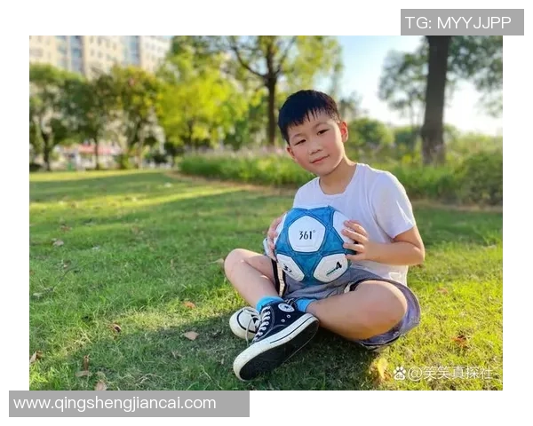 足球腹肌小孩的成长故事与训练秘诀分享